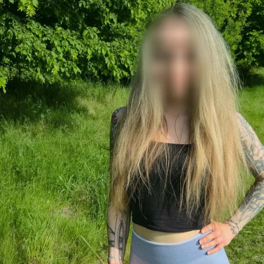 Angelica, 27