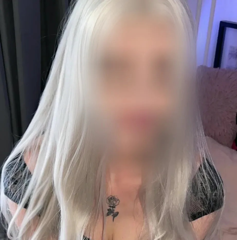 Cornelia, 25