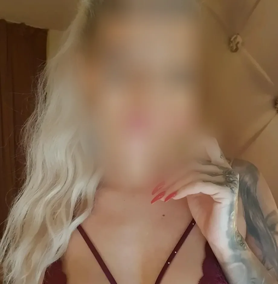 Emma, 30