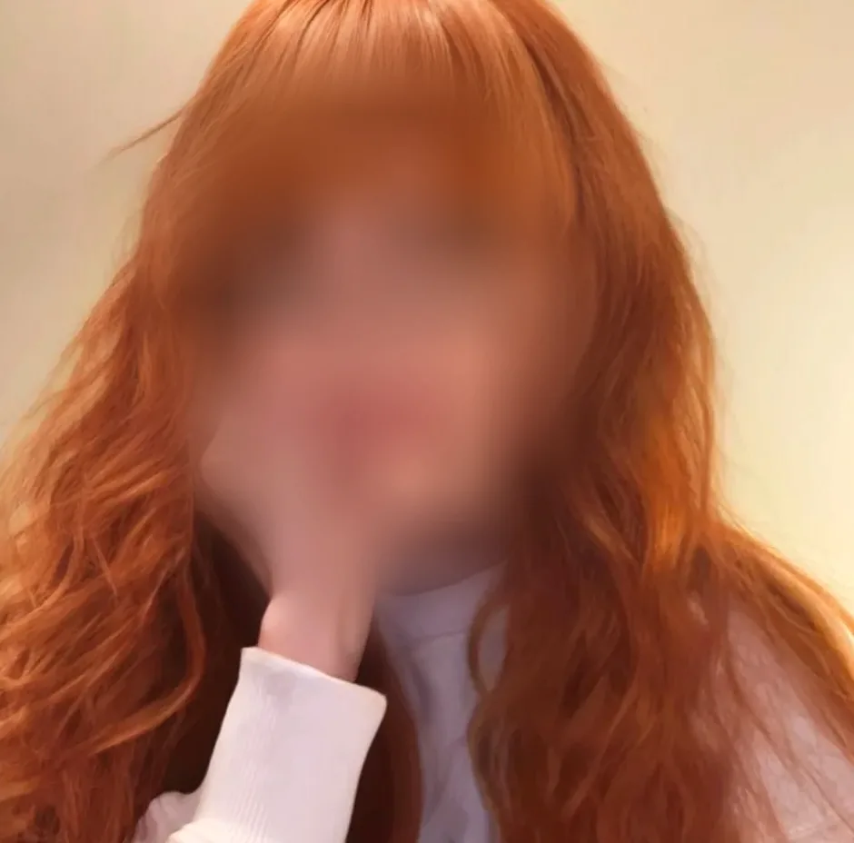 Isabella, 27