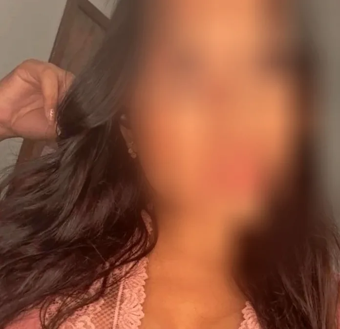 Julia, 29