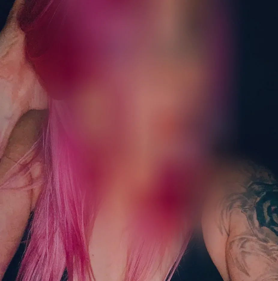 Sanela, 32