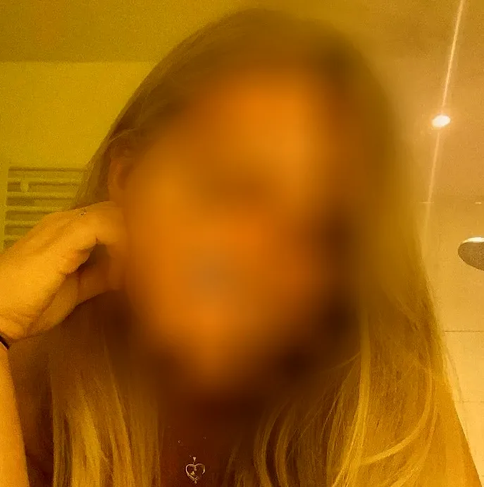 Vera, 30